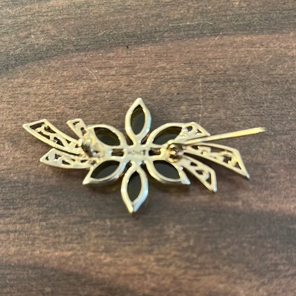 VTG Monet Elegant Gold-tone w/Green Floral Pedals & Dark Pink Rim-stone Brooch - Picture 4 of 5